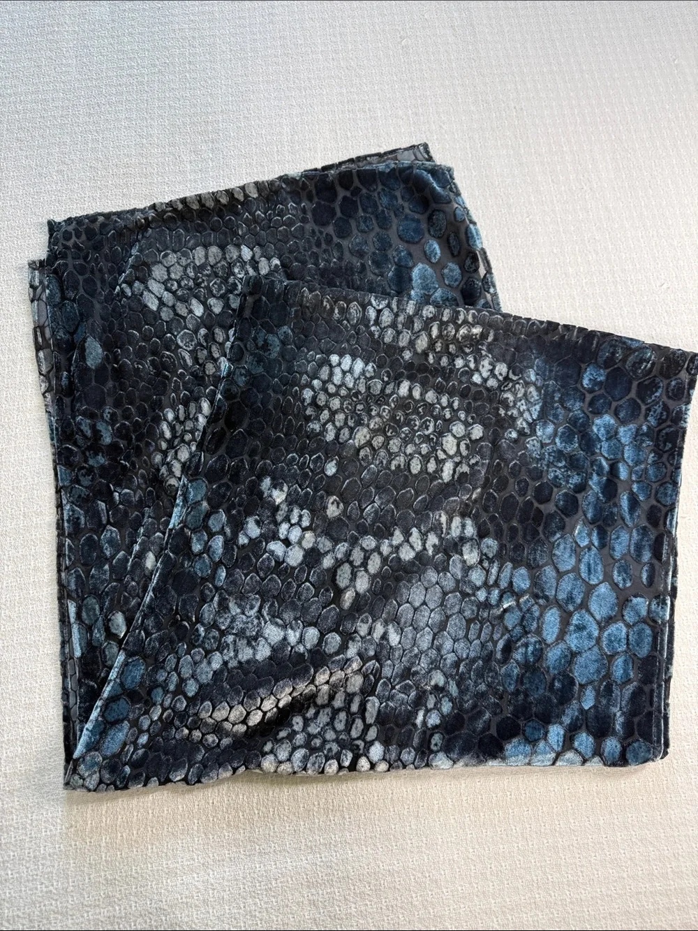 Kevin O’Brien Studio gray velvet burnout geometric/ animal print scarf